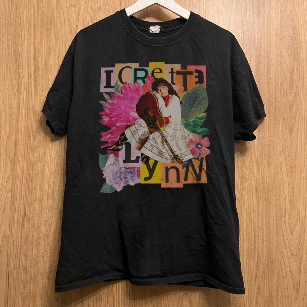 Loretta Lynn Classic Country Music Legend Graphic Unisex T-Shirt - Picture 1 of 4